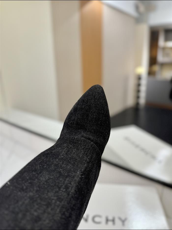 20251128174450668 590